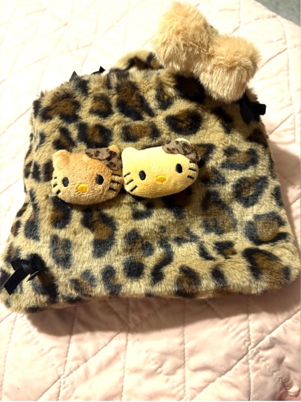 Hello Kitty Leopard Print Plush Tote Bag- faux fur- brand new! - Picture 3 of 7
